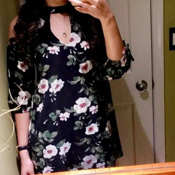 American Eagle | Floral Black, Green Long Sleeve, Shoulder Cut Out Dress -3-0025 - Picture 4 of 4